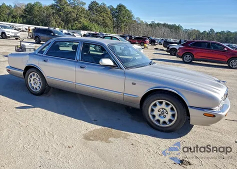 2000 Jaguar Xj8 from USA, damaged, VIN SAJDA14C4YLF01691